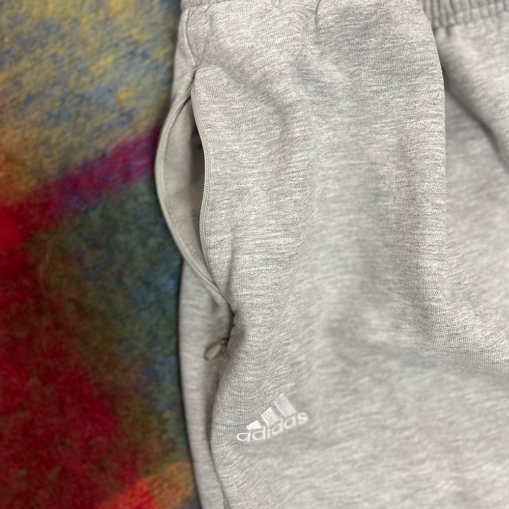 Vintage Gray Adidas Men's Sweatpants - Picture 6 of 7